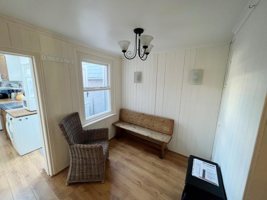 Lot: 46 - HOUSE IN CENTRAL COWES -